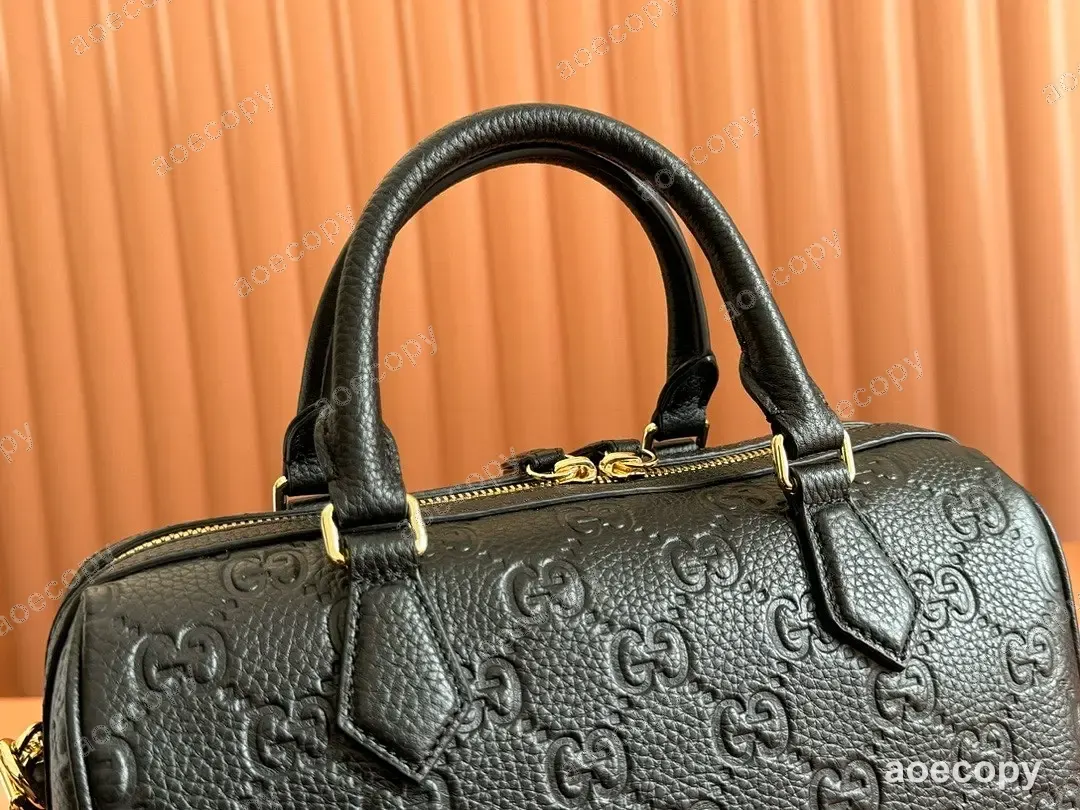 激安 グッチ エンブレム ショルダーバッグ コピー 815255 No.0027
