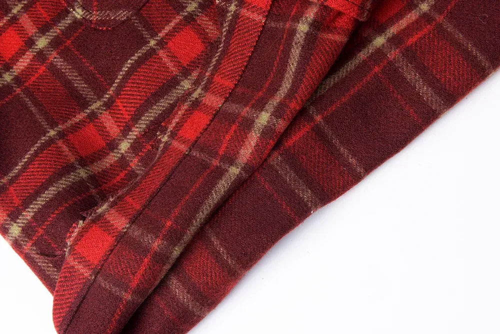 Display of inner lining material of garment