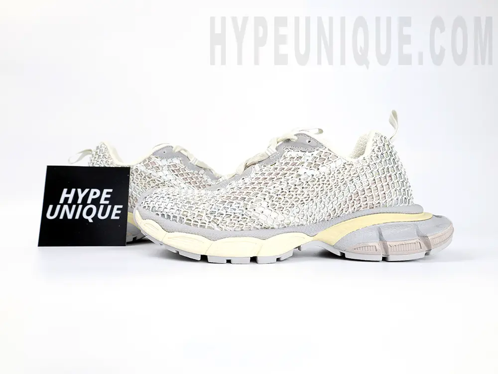 Women’s 3xl Fishnet Sneaker in Eggshell