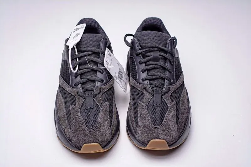 Yeezy Boost 700 Utility Black (2019/2023) Replica