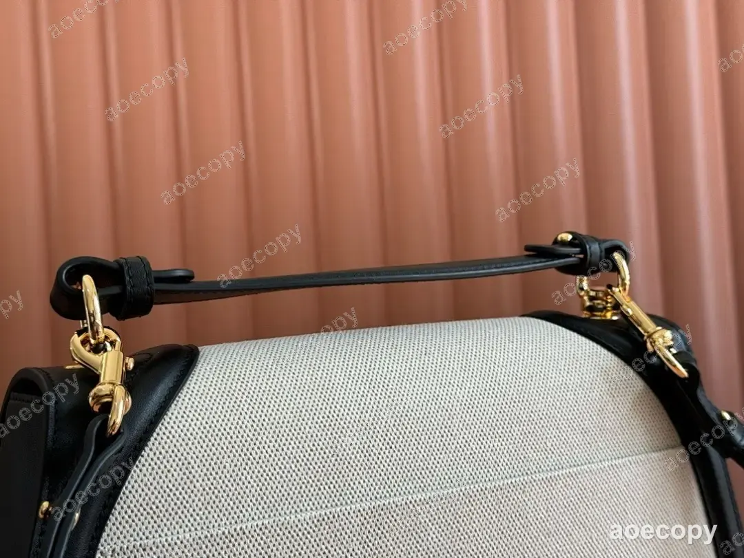 可愛い新作 グッチ ブロンディ ショルダーバッグ 偽物 815716 No.0219