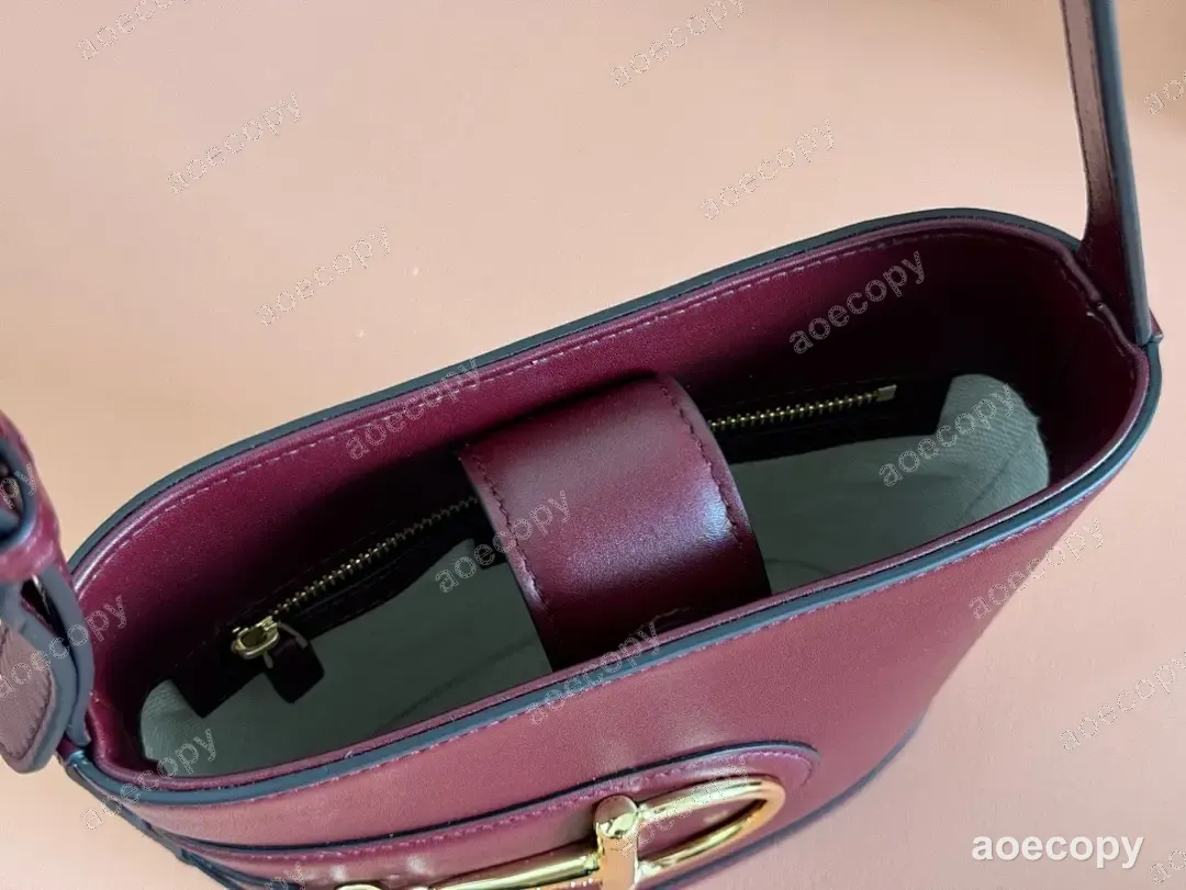 大人気★ グッチ ショルダーバッグ N級品 833665 No.0175