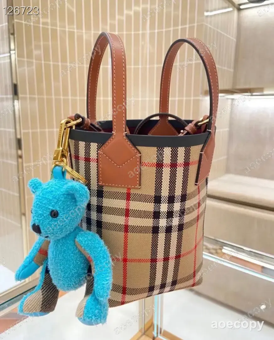 大人気★ バーバリー バッグ N級品 000025F1 No.0441