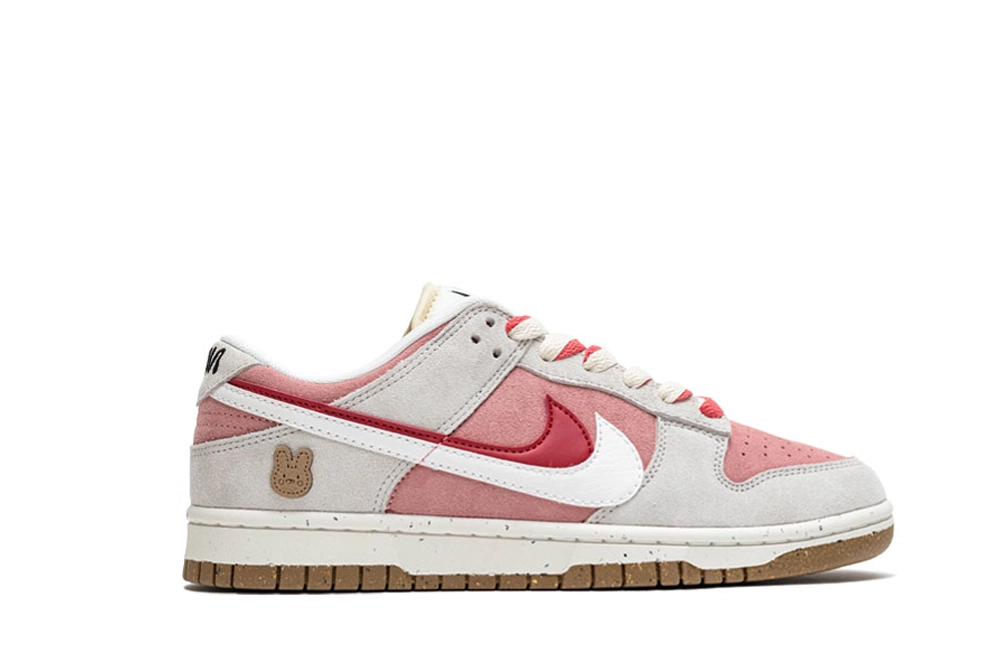 Wmns Dunk Low SE ’85’ Bunny Cookies