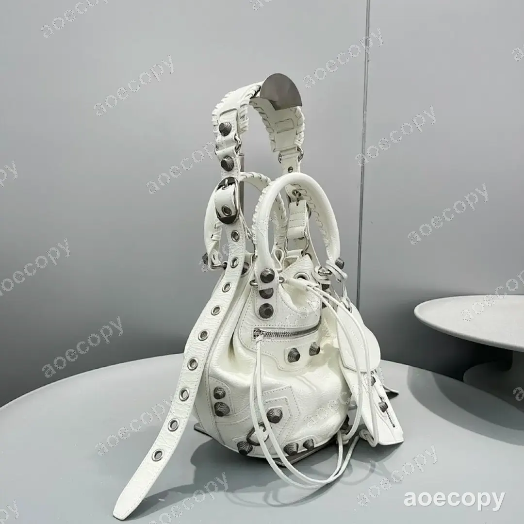 新作 バレンシアガ バケットバッグ N級品 No.0132
