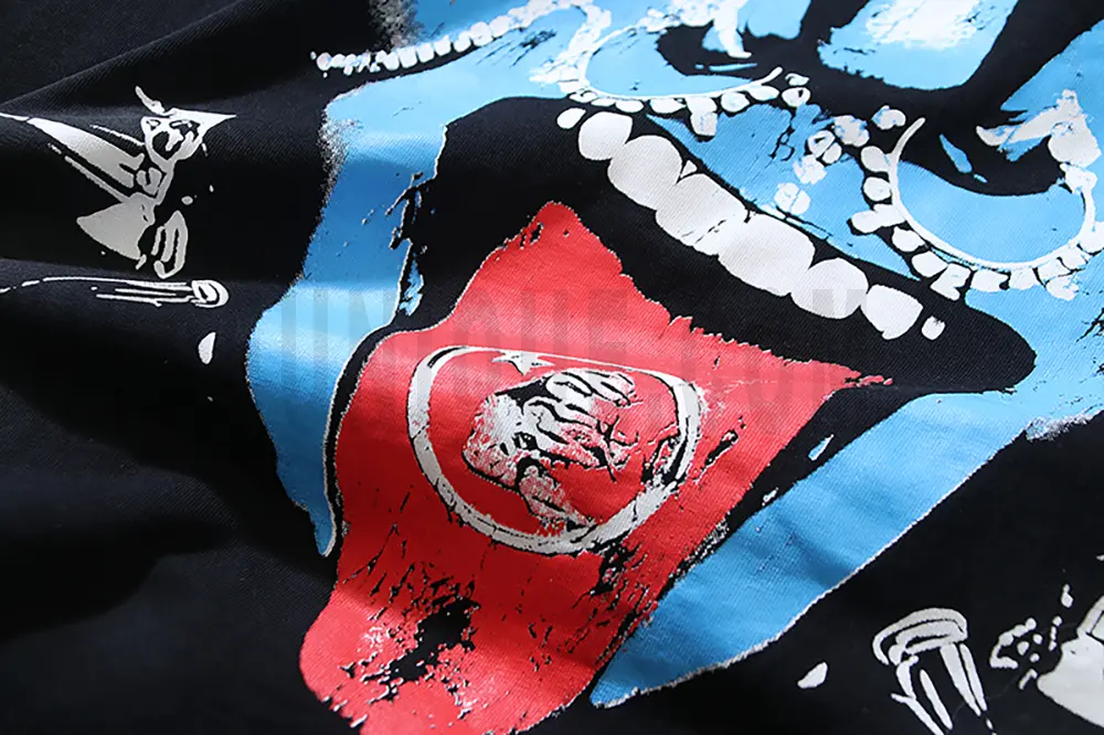 Head-turning front print artwork in detail.