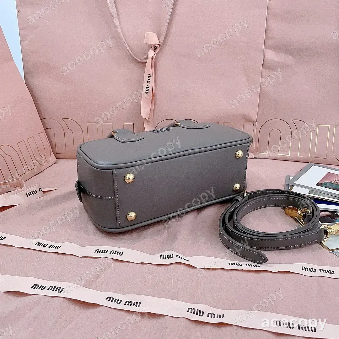 大人気★ ミュウミュウ バッグ N級品 No.0140