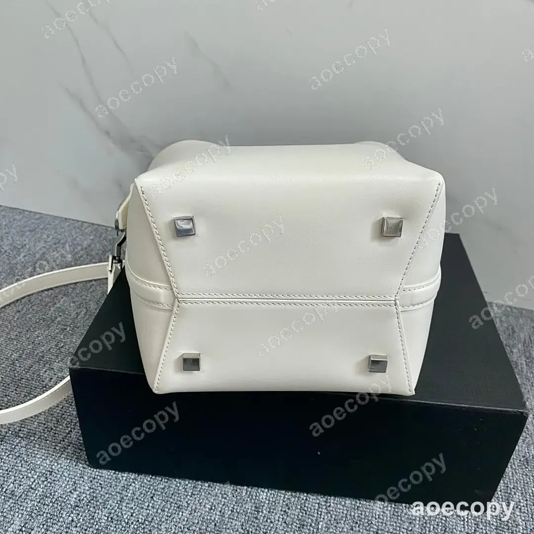 可愛い新作 サンローラン ハンドバッグ N級品 749036 No.0558