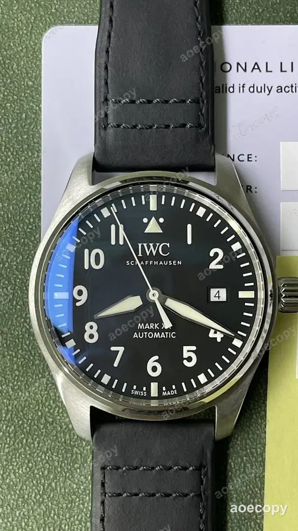 大人気★ アイ・ダブリュー・シー ブラック ウォッチ スーパーコピー SW300 No.0002