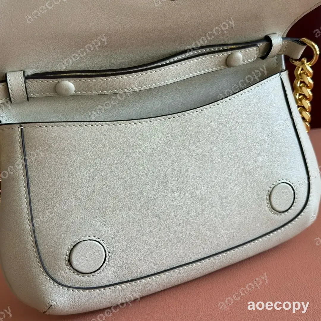 可愛い グッチ ショルダーバッグ N級品 699268 No.0211