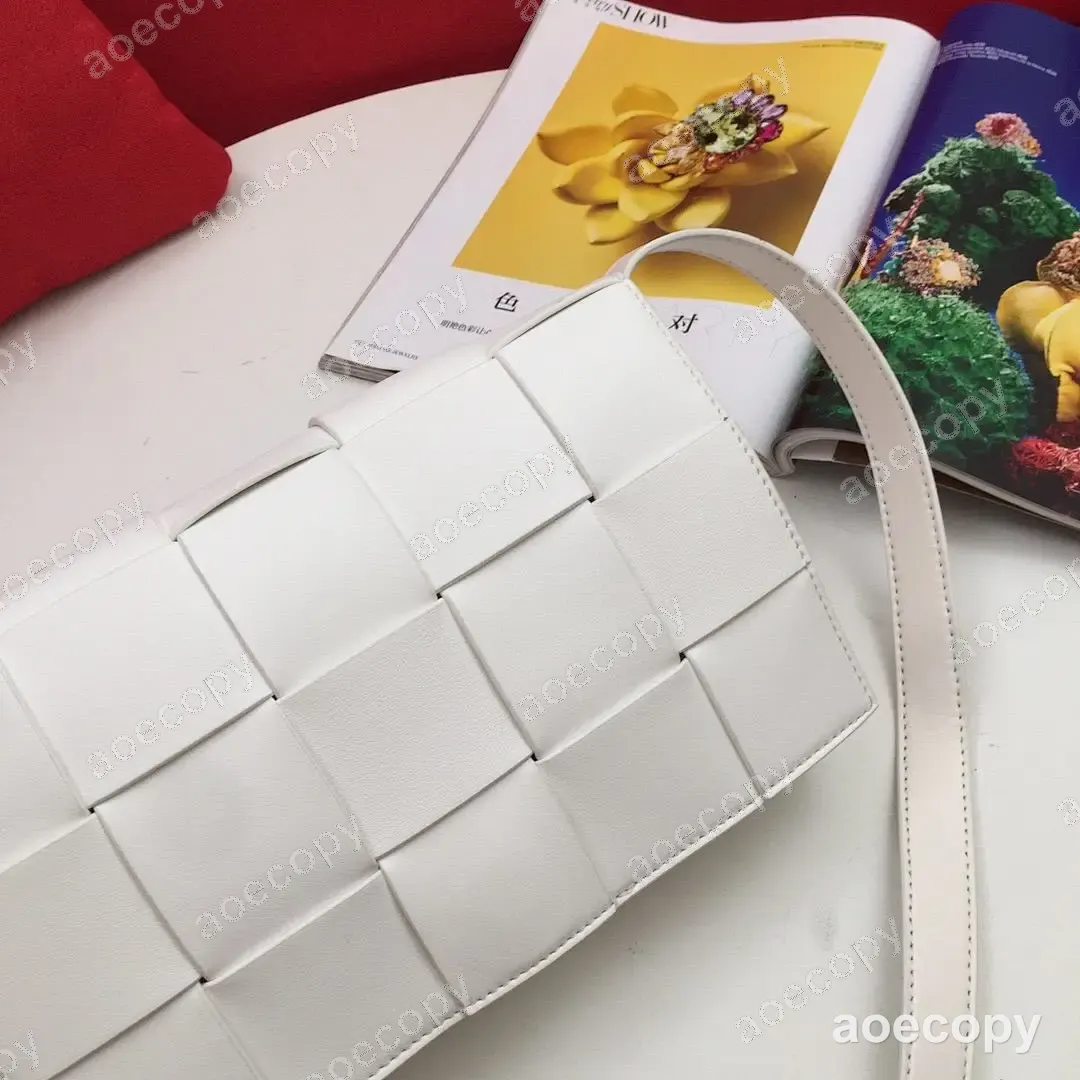 可愛い バーバリー カセット バッグ コピー CPG601280 No.0024