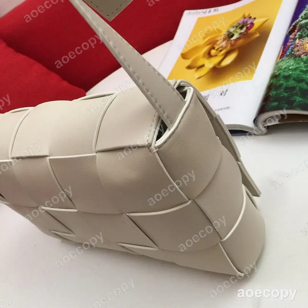 激安 バーバリー カセット バッグ N級品 CPG601280 No.0010