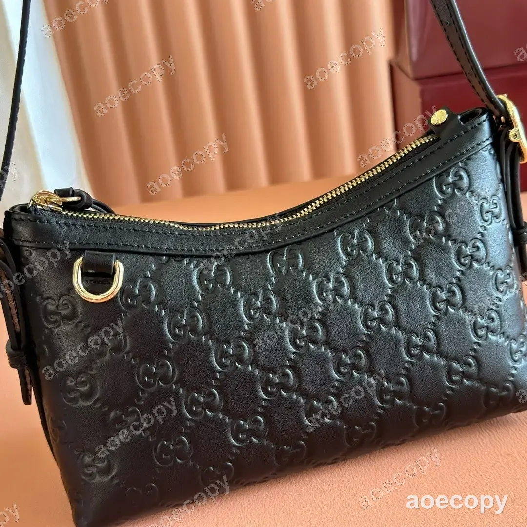 大人気★ グッチ エンブレム ショルダーバッグ コピー 847450 No.0223