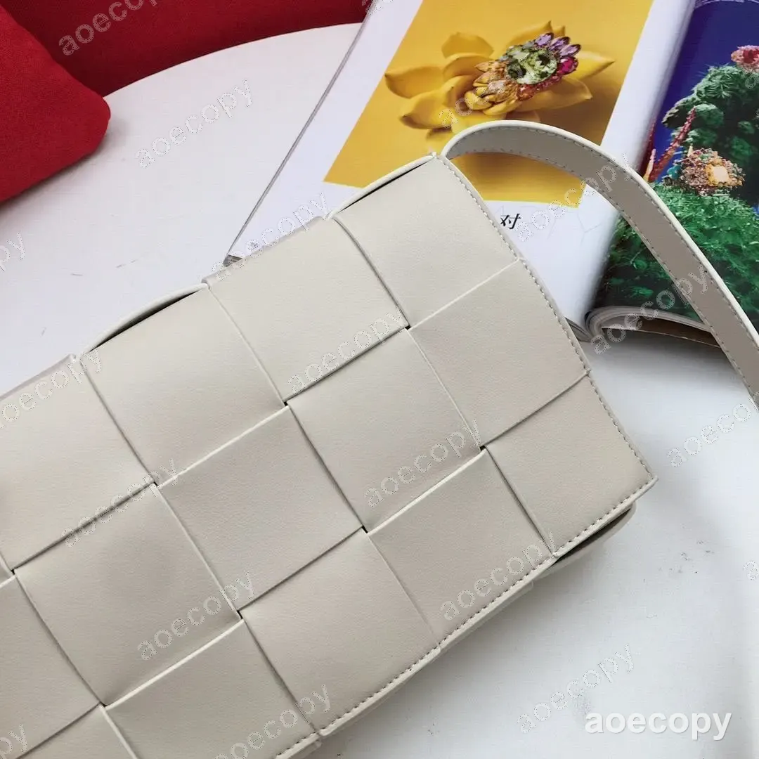 激安 バーバリー カセット バッグ N級品 CPG601280 No.0010