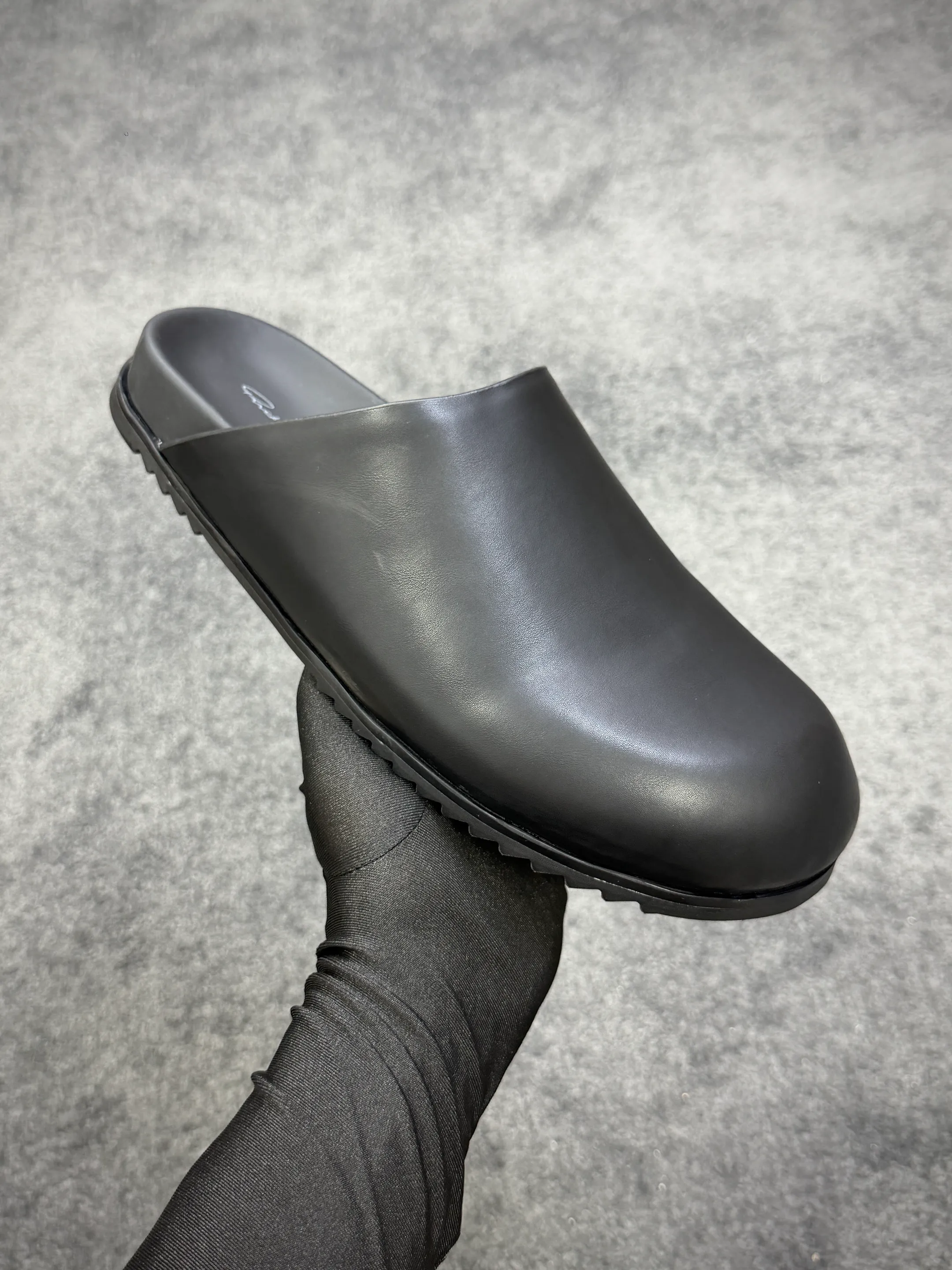 R 0wens Black Leather Granola Mules Angeled View