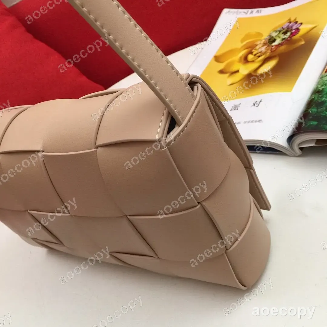 大人気★ バーバリー カセット バッグ スーパーコピー CPG601280 No.0021