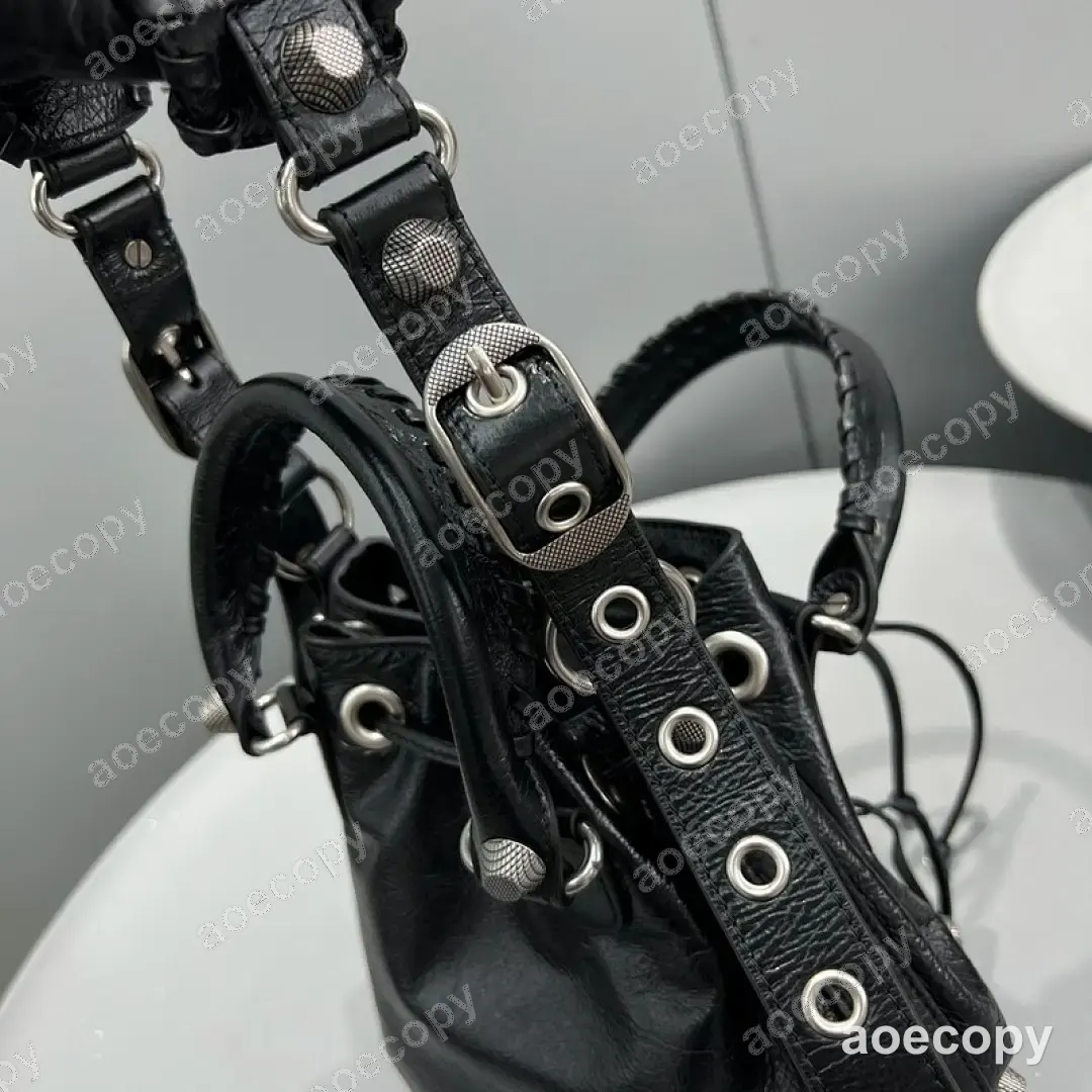 新作 バレンシアガ バケットバッグ N級品 No.0132