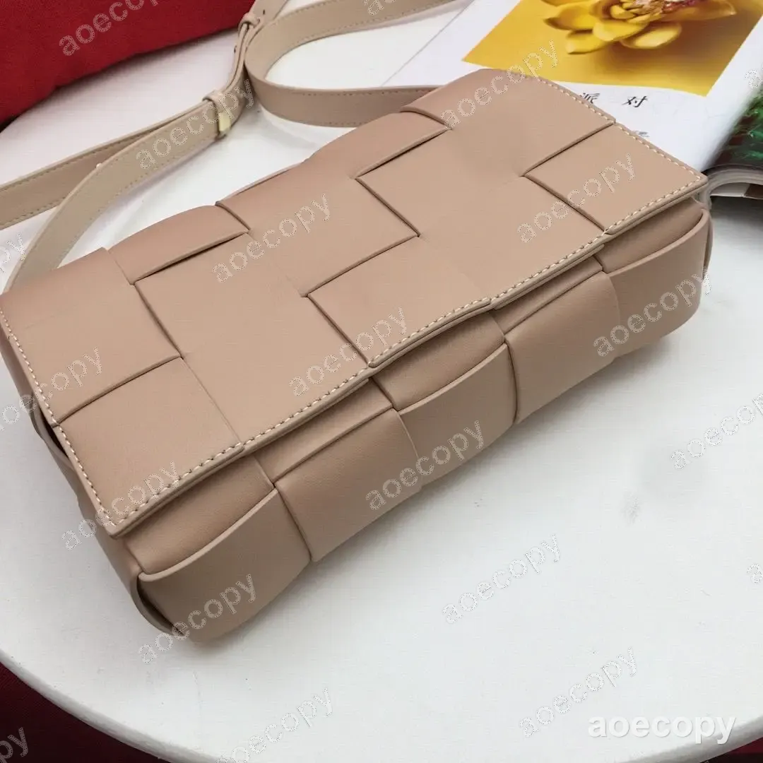 大人気★ バーバリー カセット バッグ スーパーコピー CPG601280 No.0021