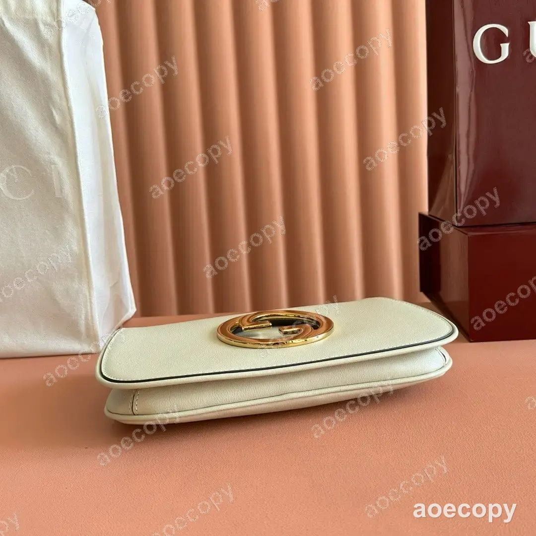 可愛い グッチ ショルダーバッグ N級品 699268 No.0211